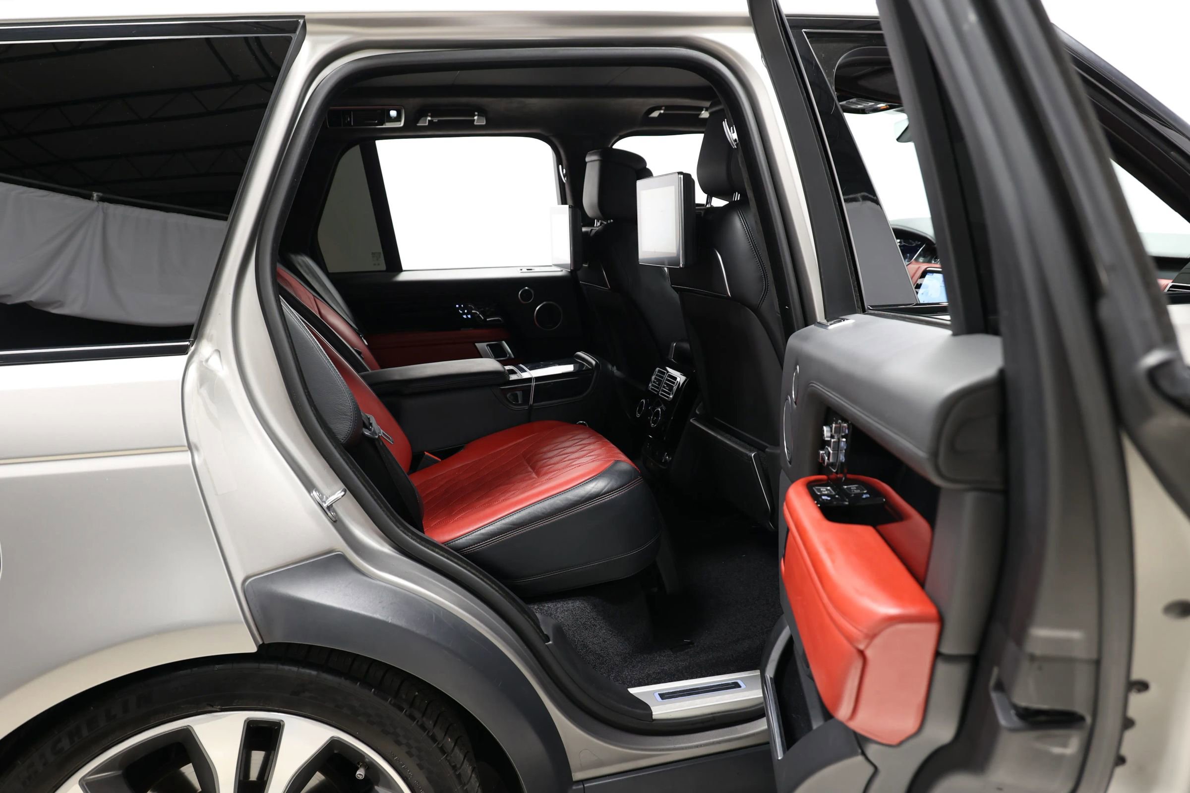 Used 2020 Land Rover Range Rover SV Autobiography Dynamic image 73