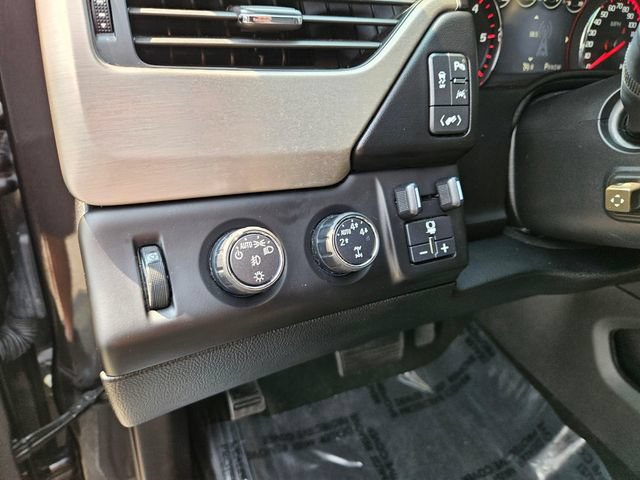 Used 2016 GMC Yukon Denali w/ Open Road Package AWD/4WD image 30