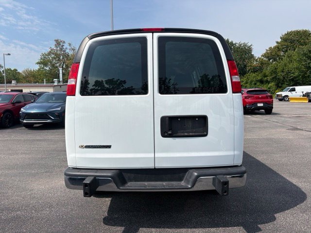 Used 2025 Chevrolet Express 2500 w/ Driver Convenience Package RWD image 4