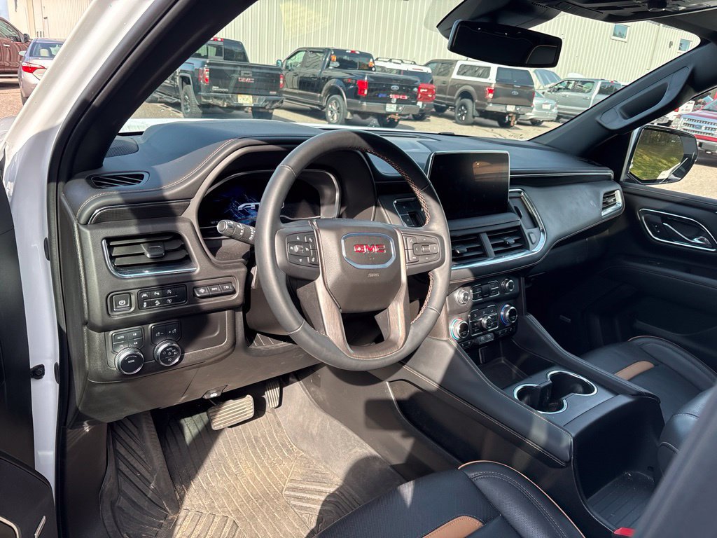 Used 2024 GMC Yukon XL AT4 w/ AT4 Premium Package AWD/4WD image 6