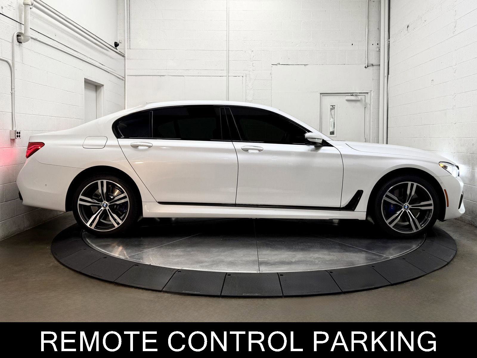 Used 2017 BMW 750i RWD image 9