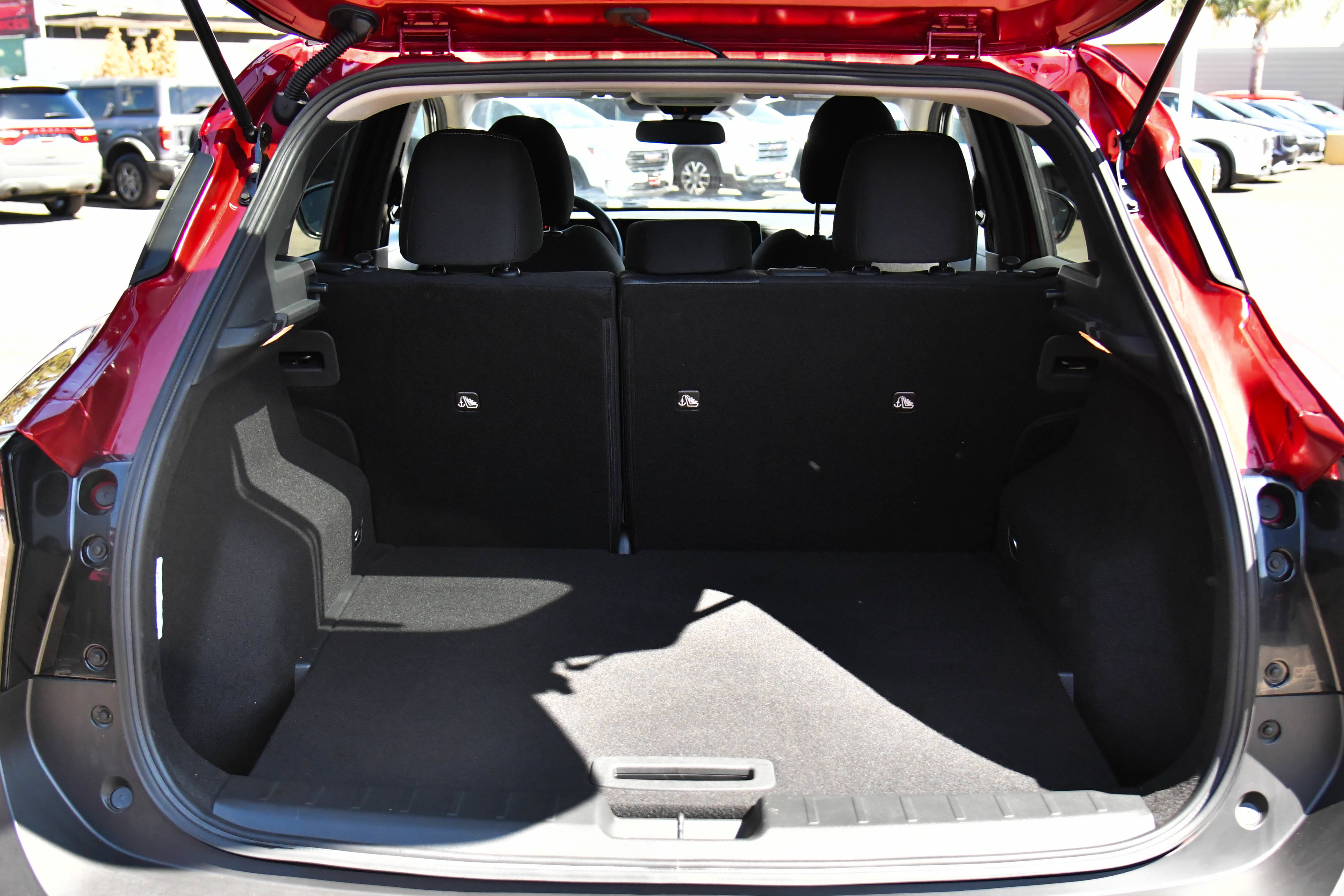 Used 2026 Nissan Kicks SV FWD image 40