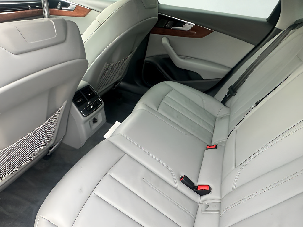 Used 2020 Audi A4 2.0T Premium FWD image 3