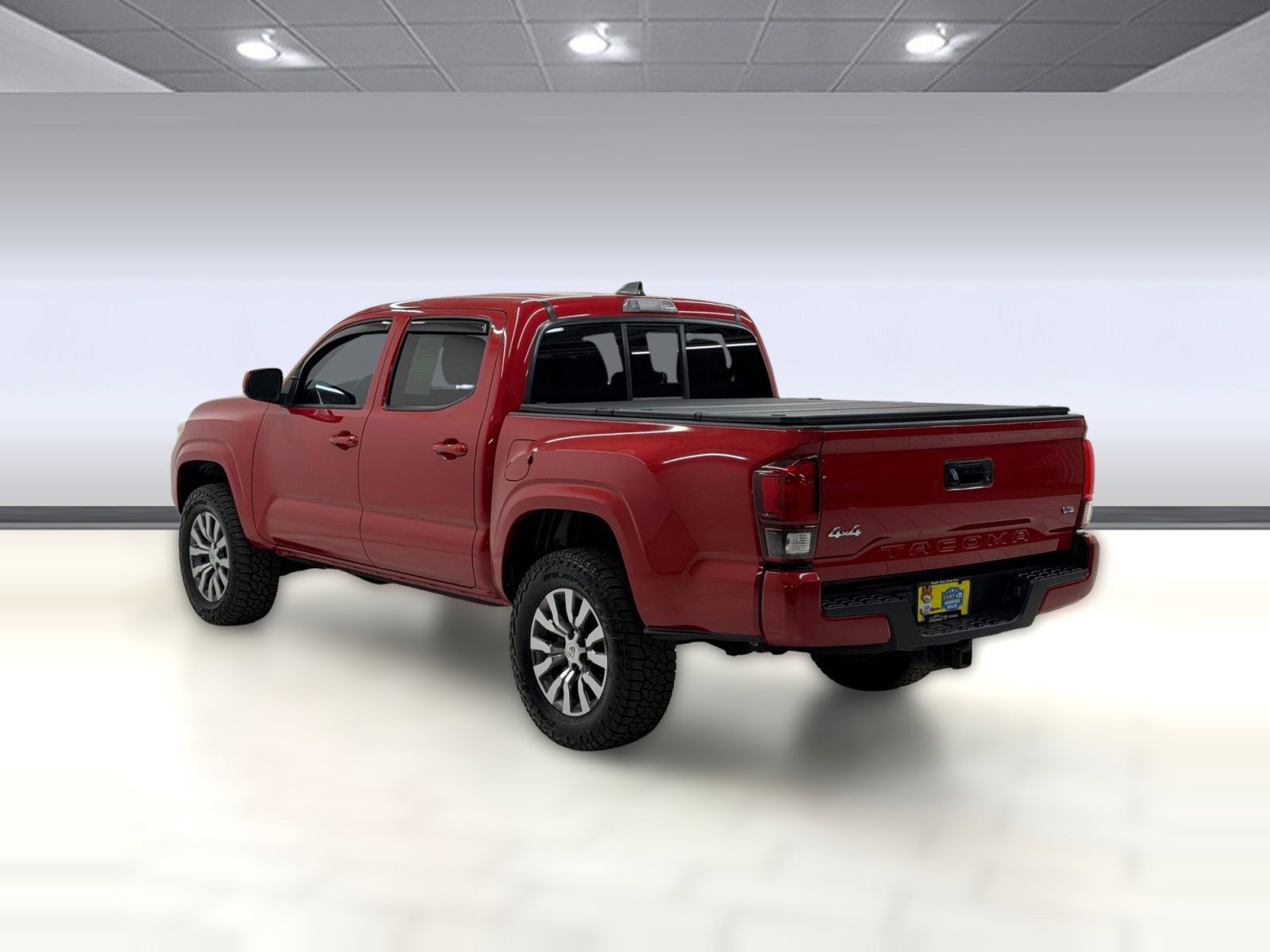 Used 2022 Toyota Tacoma SR image 2