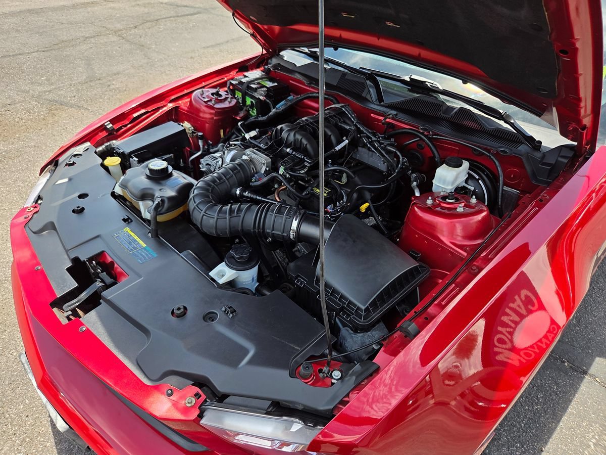 Used 2010 Ford Mustang Premium RWD image 40