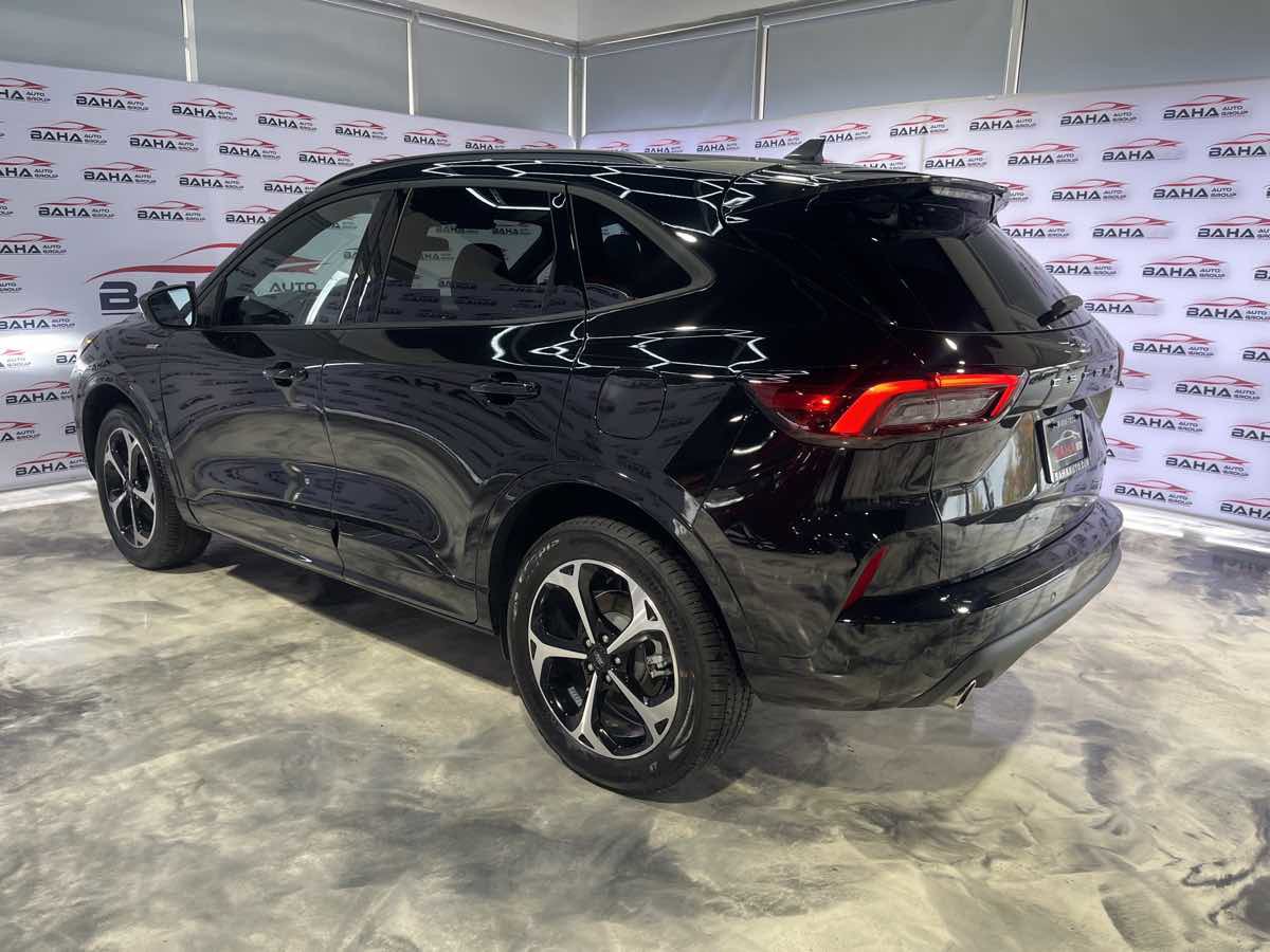 Used 2024 Ford Escape ST-Line Select w/ Tech Pack #1 AWD/4WD image 8