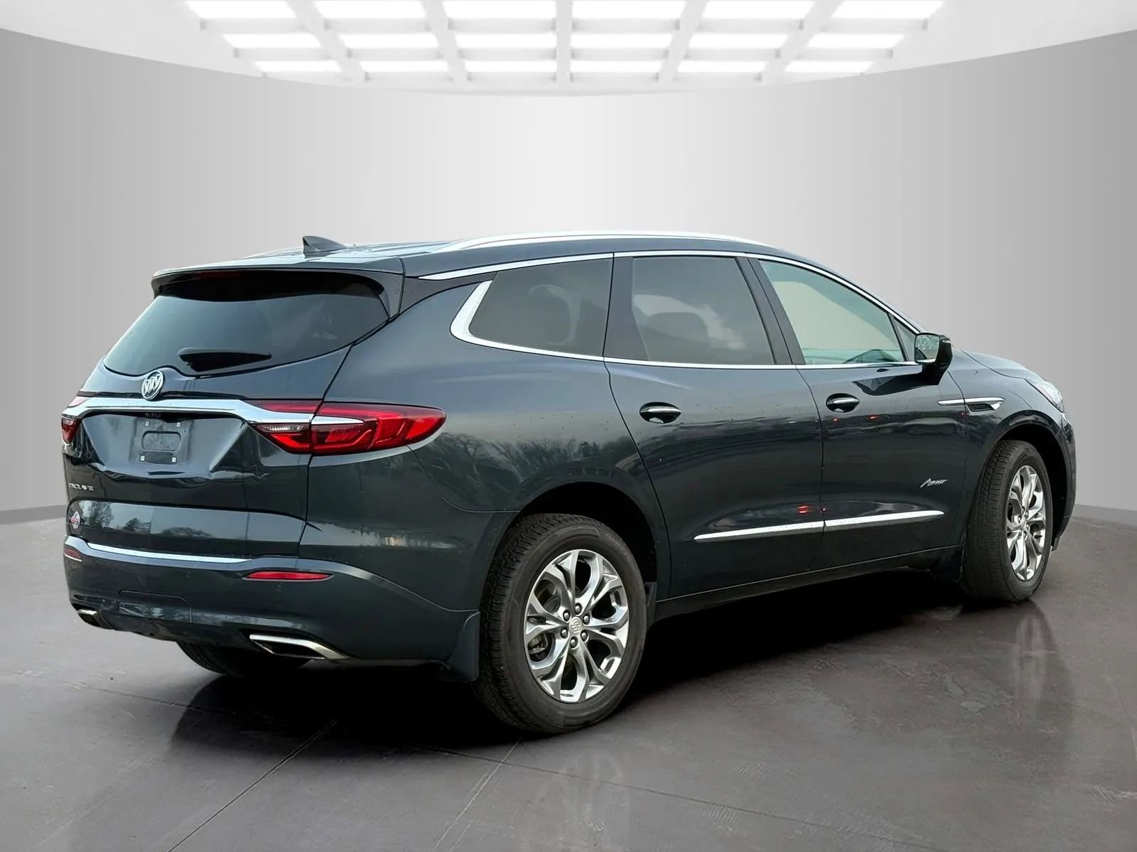 Used 2020 Buick Enclave Avenir w/ Avenir Technology Package image 3