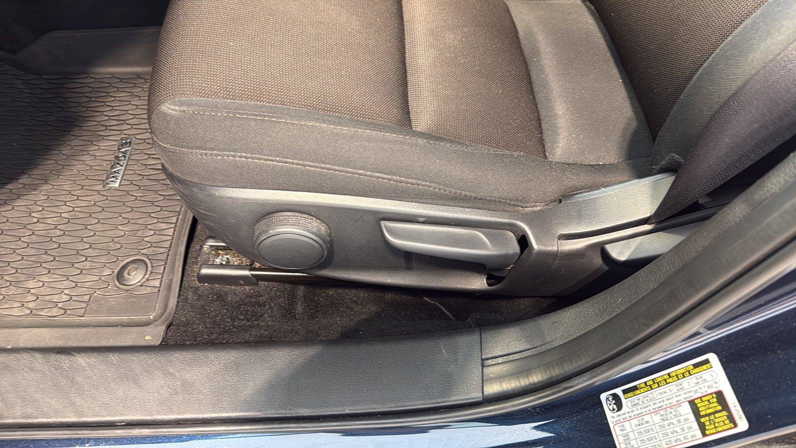 Used 2025 MAZDA MAZDA3 s FWD image 24