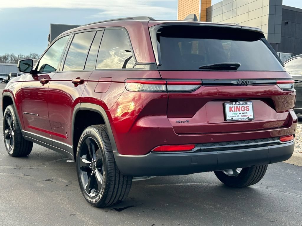New 2025 Jeep Grand Cherokee 4WD image 5