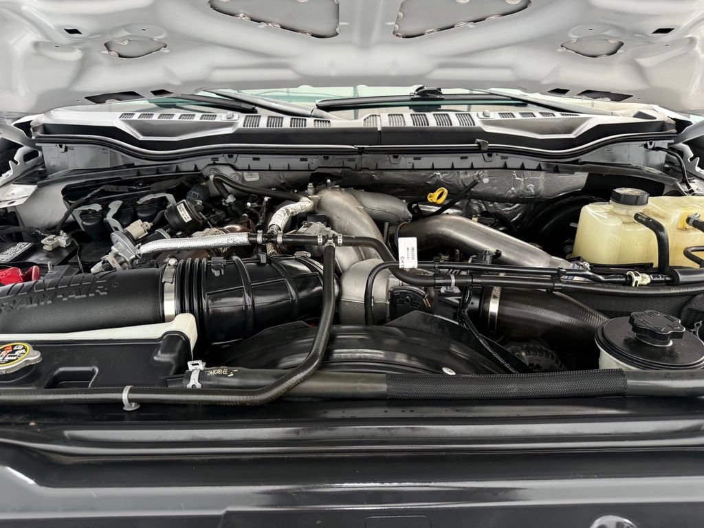 Used 2022 Ford F350 Lariat w/ Tremor Off-Road Package AWD/4WD image 9