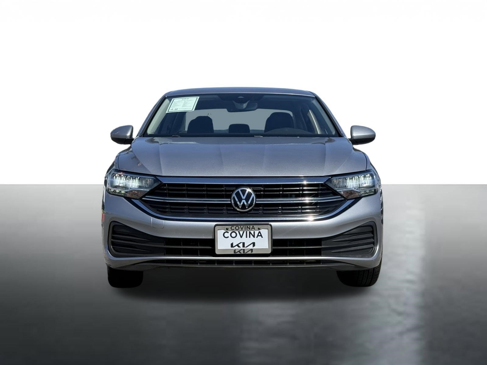 Used 2022 Volkswagen Jetta SE image 3