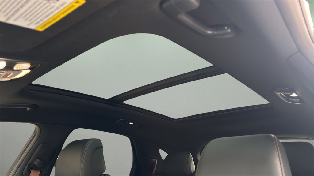 Used 2022 Genesis GV70 2.5T w/ Advanced Package image 15