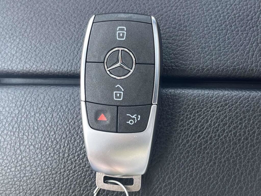Certified 2024 Mercedes-Benz GLB 250 4MATIC image 4