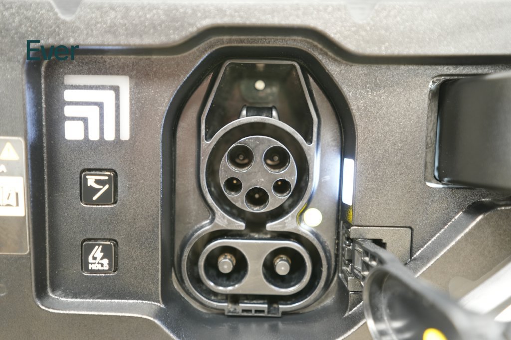 Used 2024 Kia EV9 Light Long Range RWD image 10