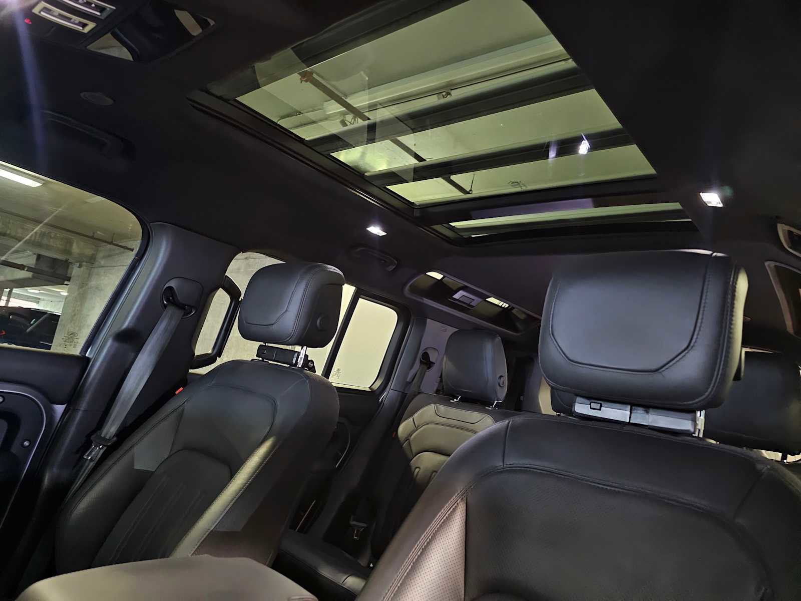 Used 2023 Land Rover Defender 110 X image 32