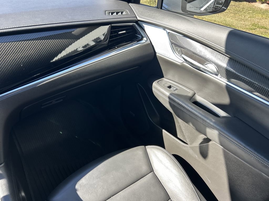 Used 2023 Cadillac XT6 Sport w/ Technology Package image 16