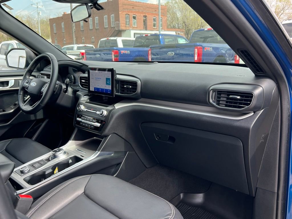 Used 2020 Ford Explorer XLT w/ Equipment Group 202A image 21