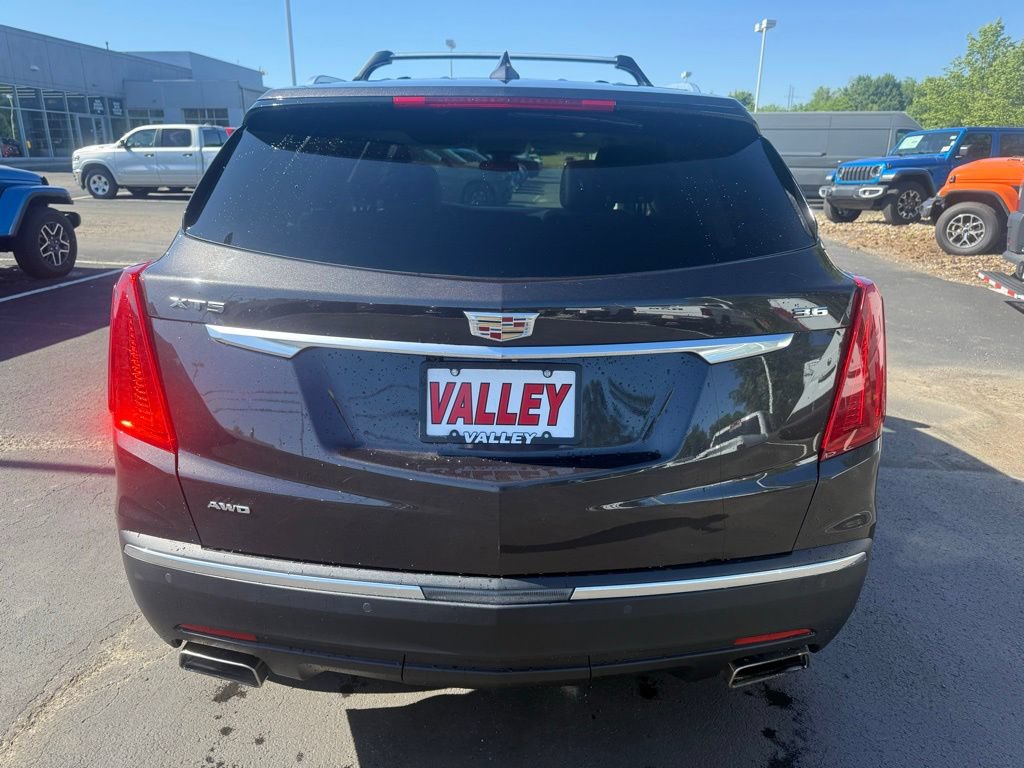 Used 2018 Cadillac XT5 Premium Luxury w/ Driver Assist Package AWD/4WD image 5