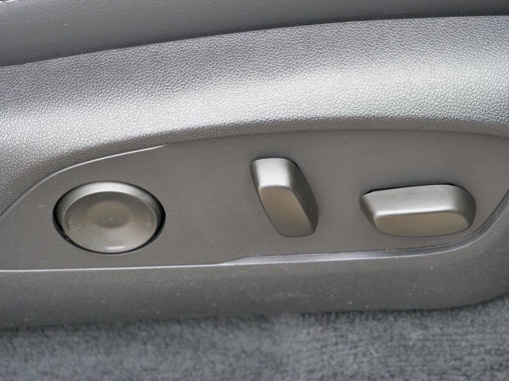 Used 2025 Buick Enclave Sport Touring image 16