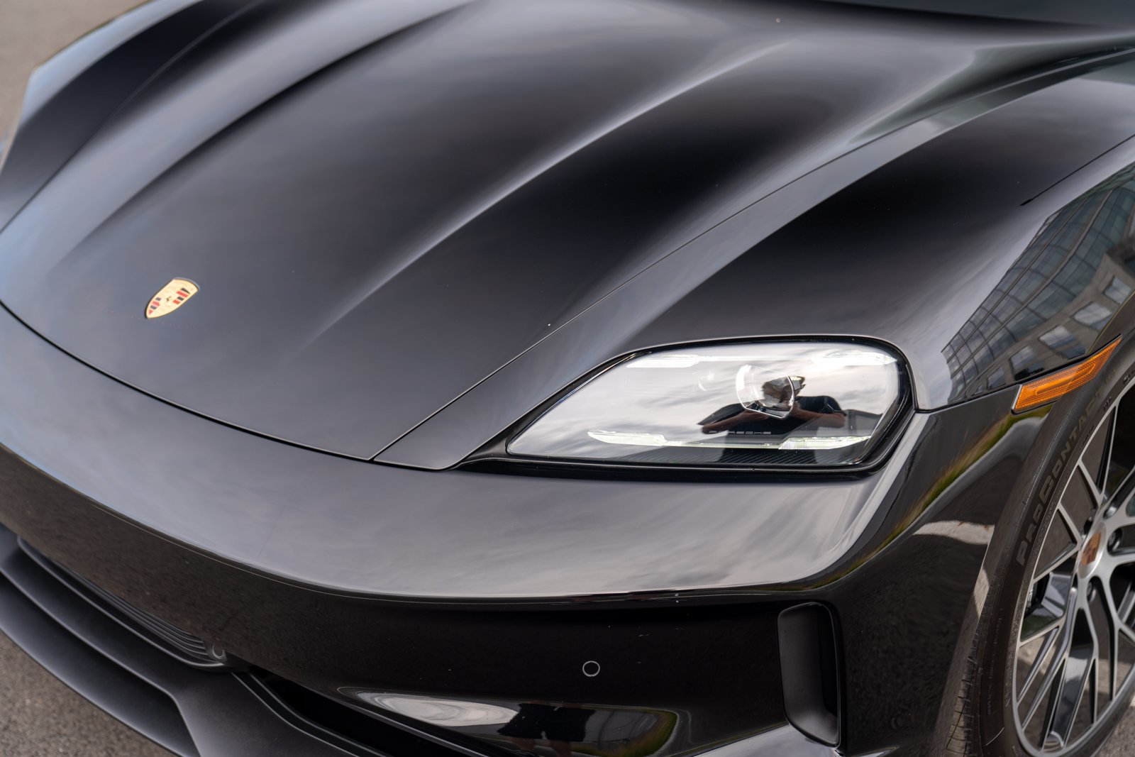 Certified 2025 Porsche Taycan RWD image 28