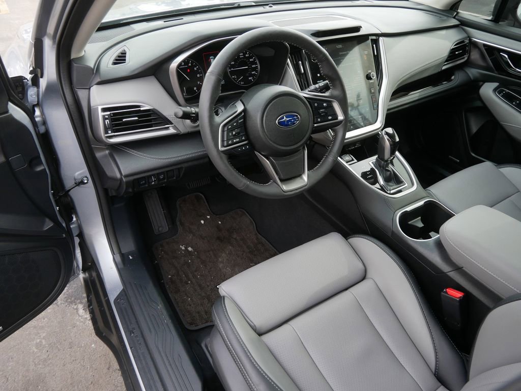 Used 2025 Subaru Outback Limited image 13