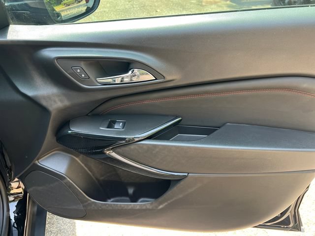 Used 2025 Chevrolet Trax RS w/ Driver Confidence Package FWD image 16