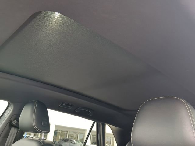 Certified 2022 Volkswagen Atlas Cross Sport SE w/ Panoramic Sunroof Package image 22