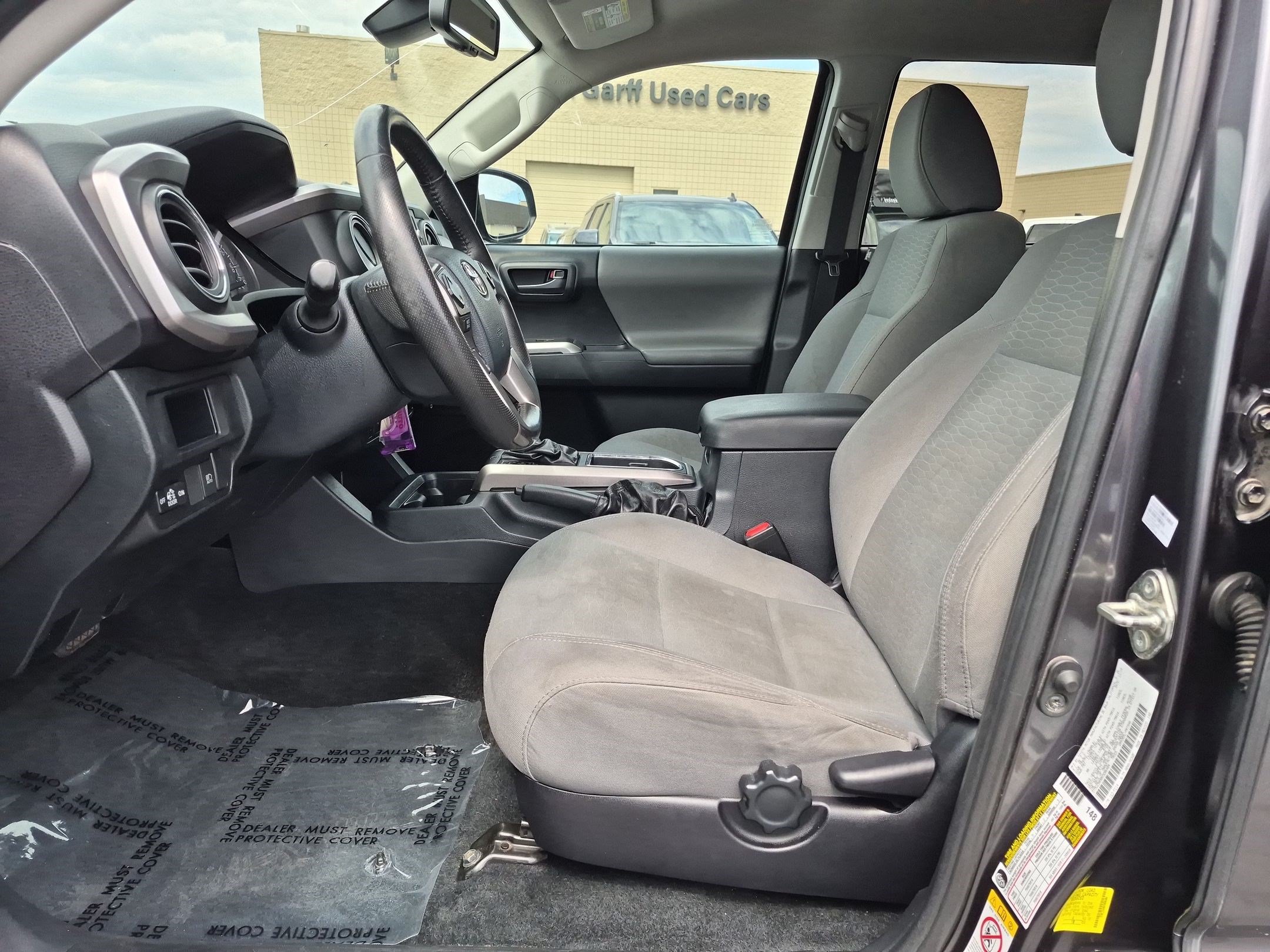 Used 2019 Toyota Tacoma SR5 AWD/4WD image 17