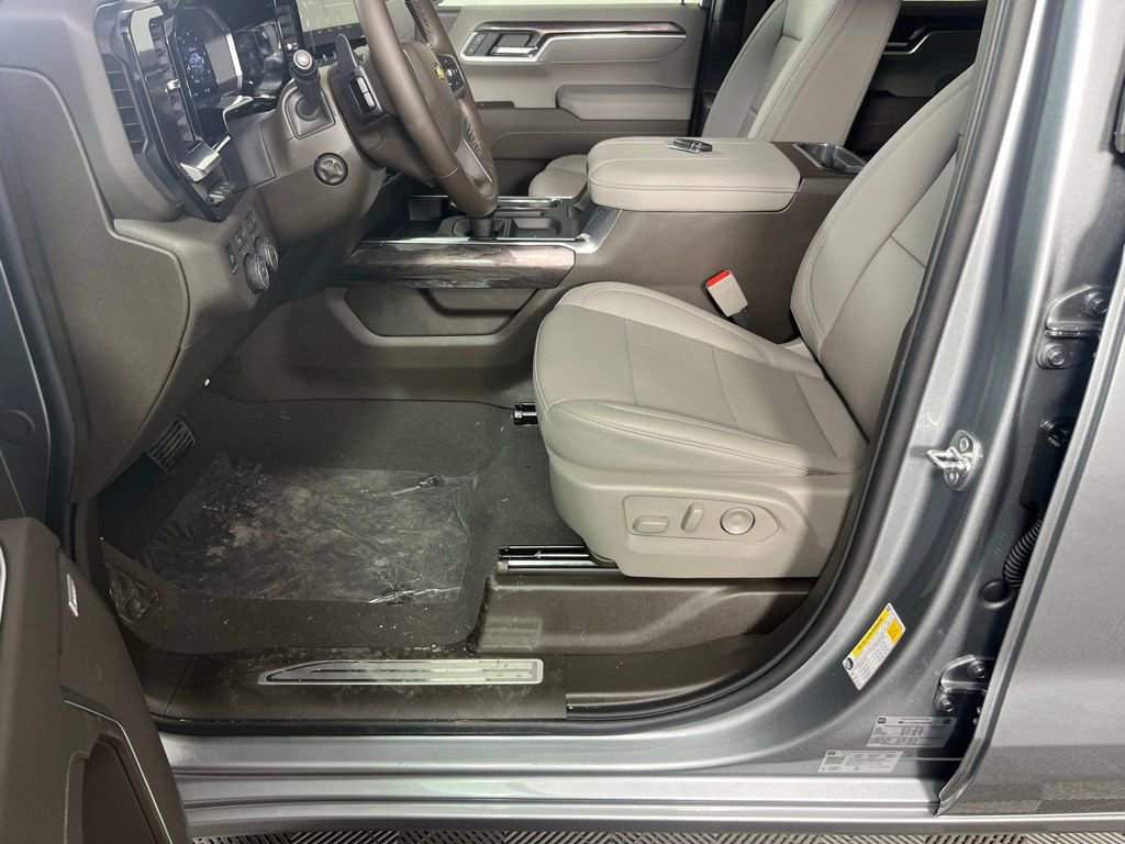 New 2026 Chevrolet Silverado 1500 LTZ w/ LTZ Premium Package image 12