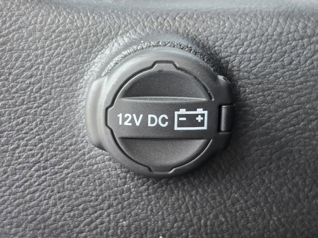 Used 2024 Jeep Wrangler Willys AWD/4WD image 13