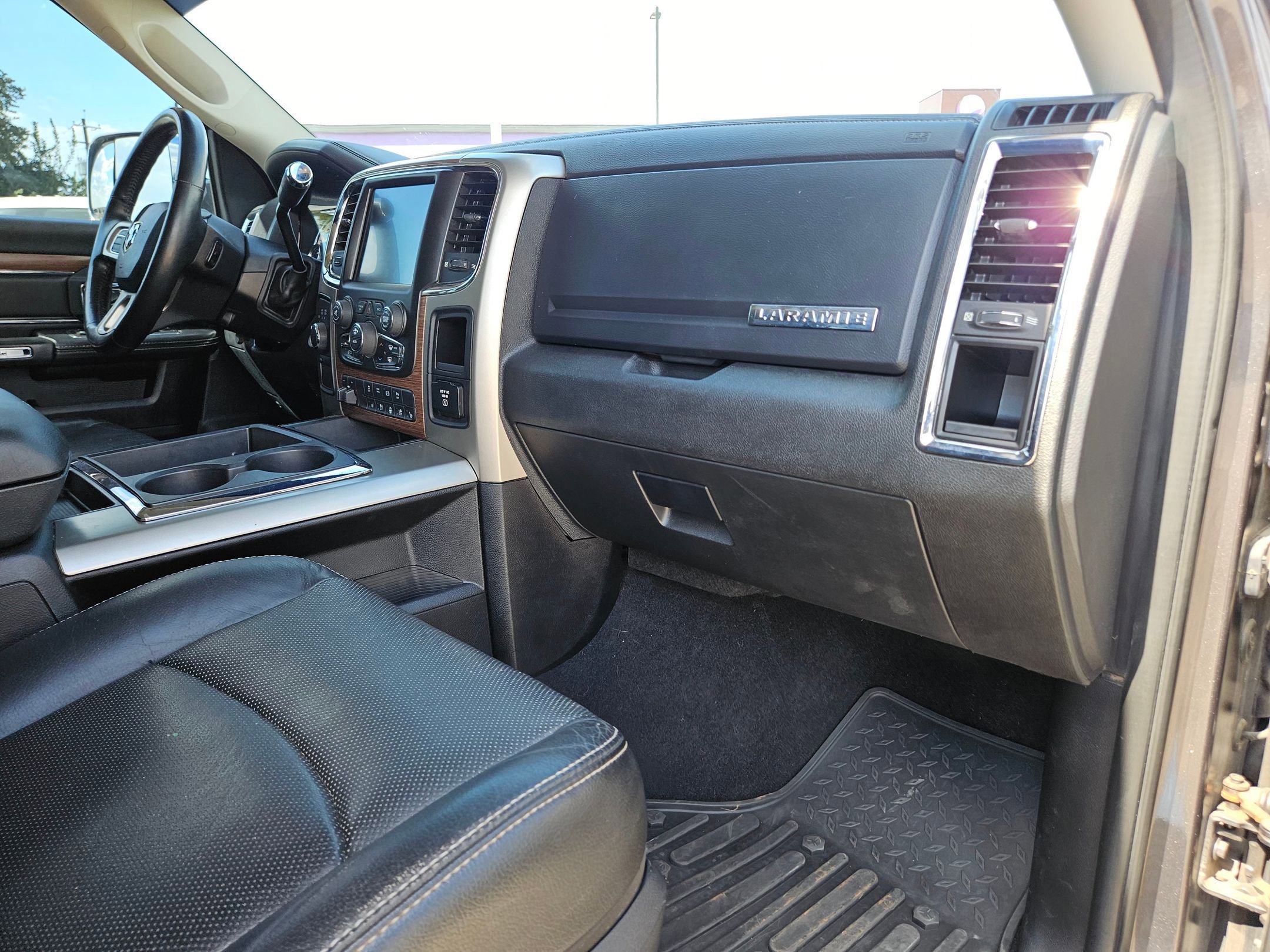 Used 2014 RAM 3500 Laramie w/ Protection Group image 28
