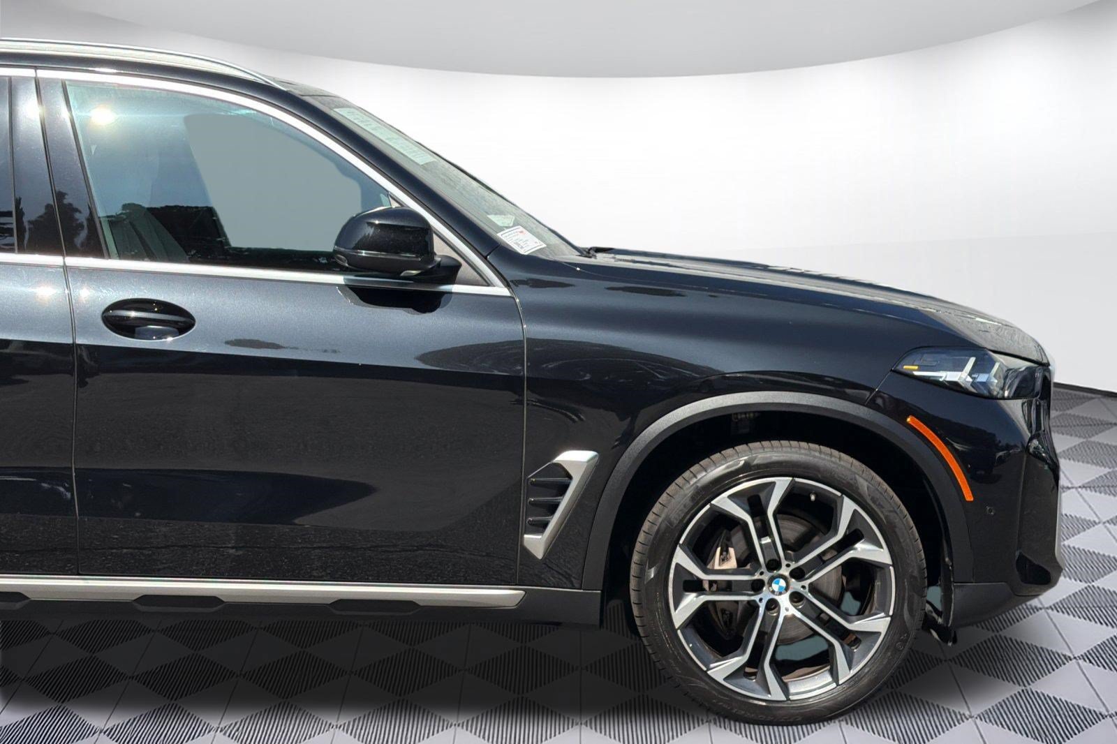 Used 2024 BMW X5 sDrive40i w/ Parking Assistance Package RWD image 35