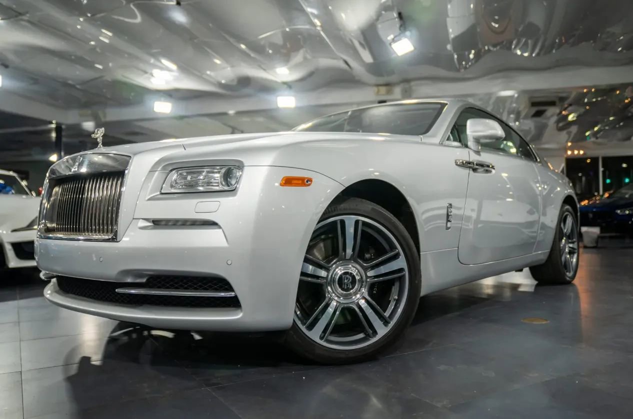 Used 2014 Rolls-Royce Wraith image 3
