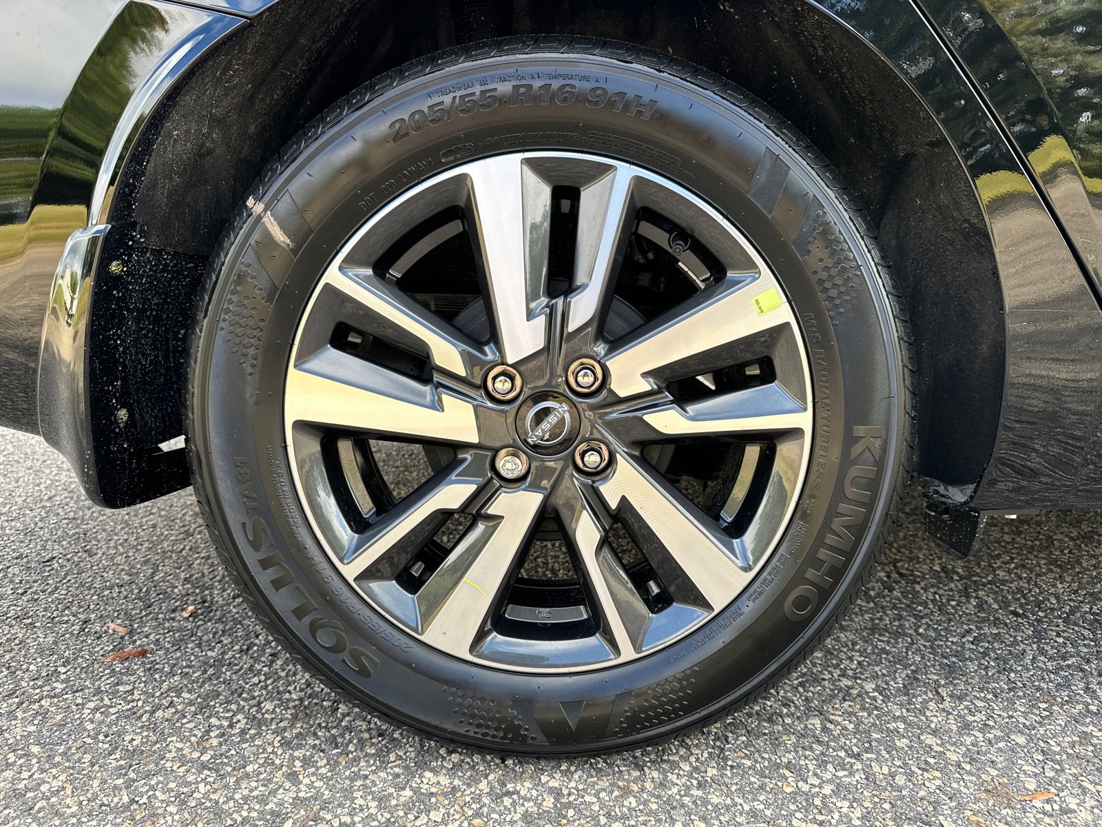 New 2025 Nissan Versa SV w/ Trunk Package image 17