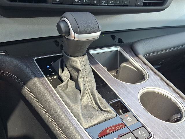 Certified 2025 Toyota Sienna XLE FWD image 13