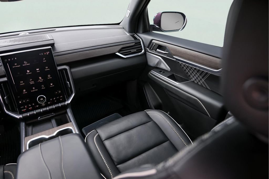 Used 2024 GMC Acadia Denali w/ Super Cruise Package image 30