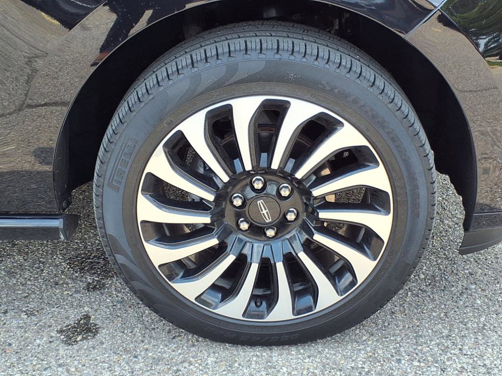 Used 2024 Lincoln Navigator Black Label image 10