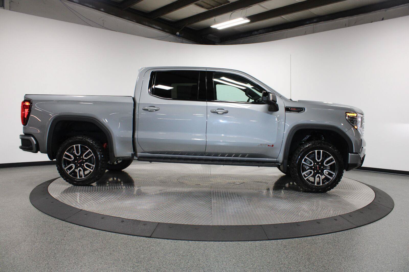 New 2026 GMC Sierra 1500 AT4 w/ AT4 Premium Package AWD/4WD image 14