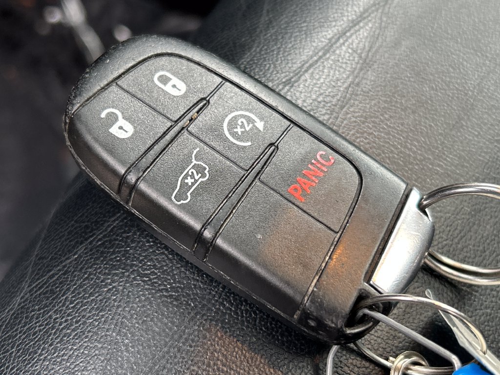 Used 2017 Jeep Grand Cherokee Limited AWD/4WD image 35
