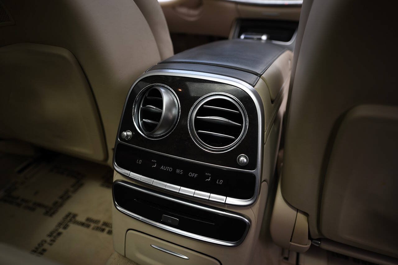 Used 2015 Mercedes-Benz S 63 AMG 4MATIC Sedan w/ Executive Rear Seat Package image 22