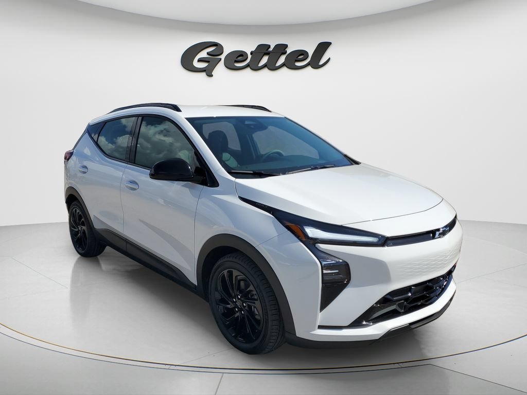 Used 2027 Chevrolet Bolt RS FWD video 2