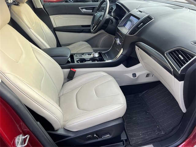Used 2019 Ford Edge Titanium image 14