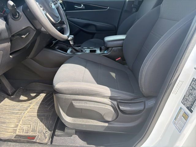 Used 2020 Kia Sorento LX image 18