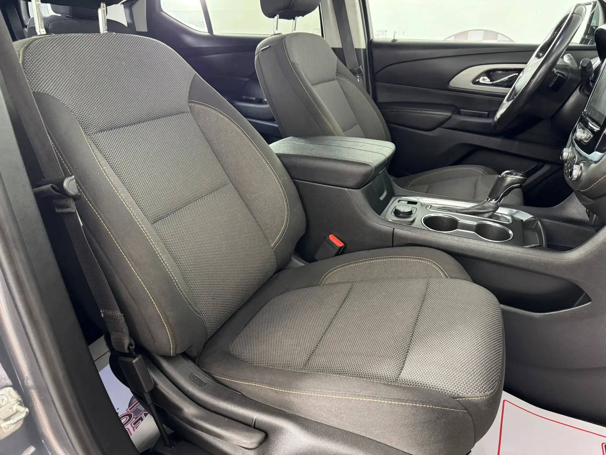 Used 2020 Chevrolet Traverse LT AWD/4WD image 35