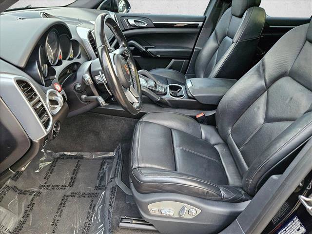 Used 2017 Porsche Cayenne S Platinum image 17
