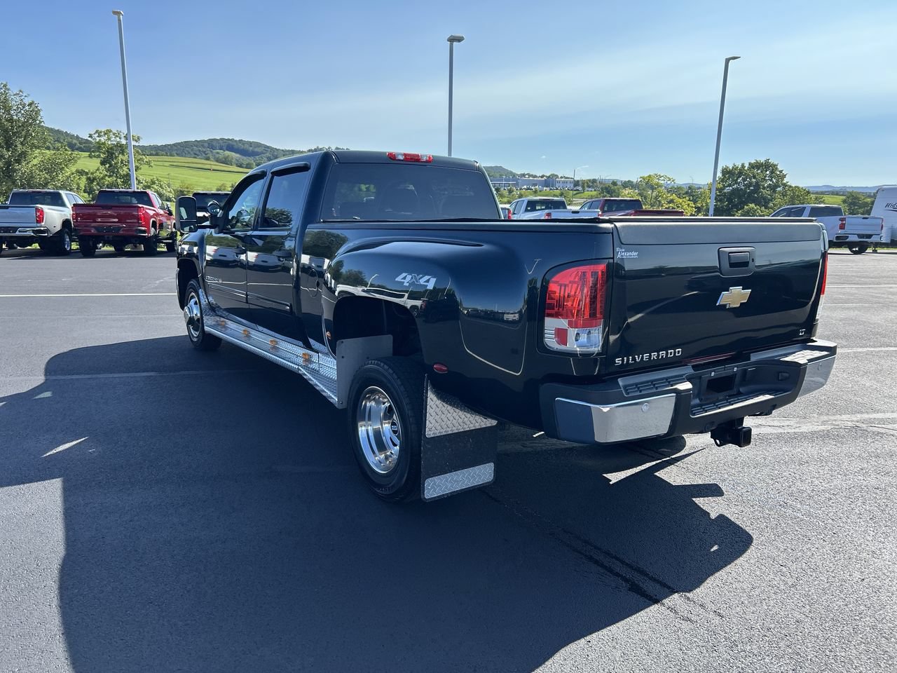 Used 2009 Chevrolet Silverado 3500 LT w/ Interior Plus Package AWD/4WD image 5