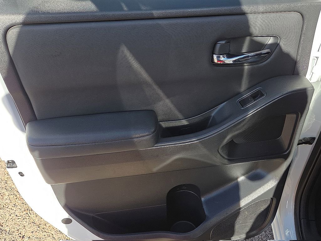 Used 2022 Nissan Frontier SV image 17