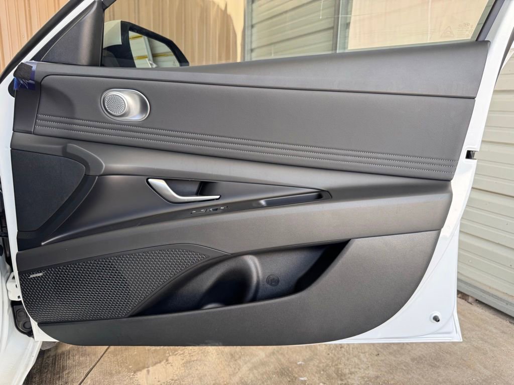New 2026 Hyundai Elantra Limited FWD image 21