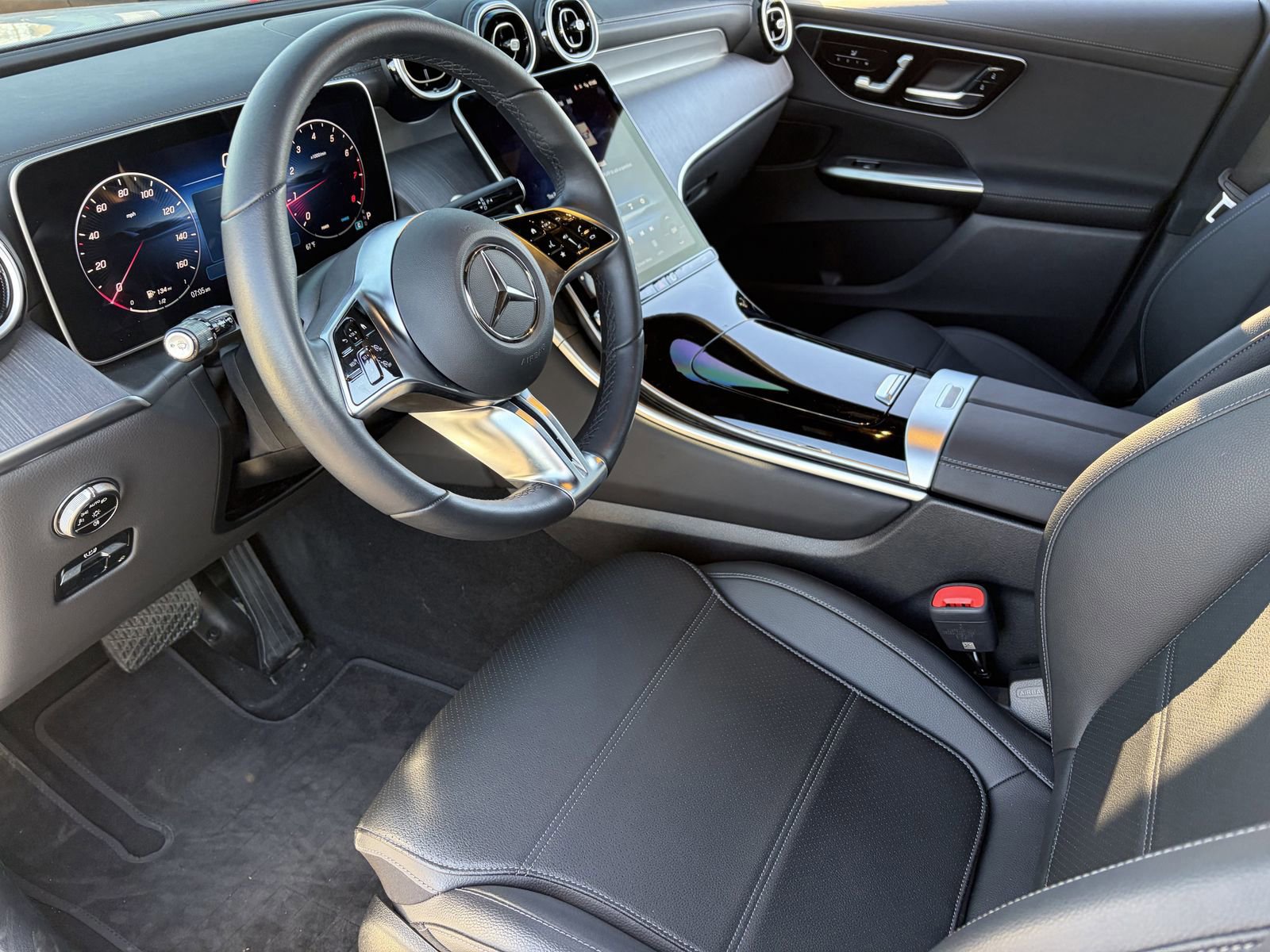 Used 2025 Mercedes-Benz GLC 300 image 19