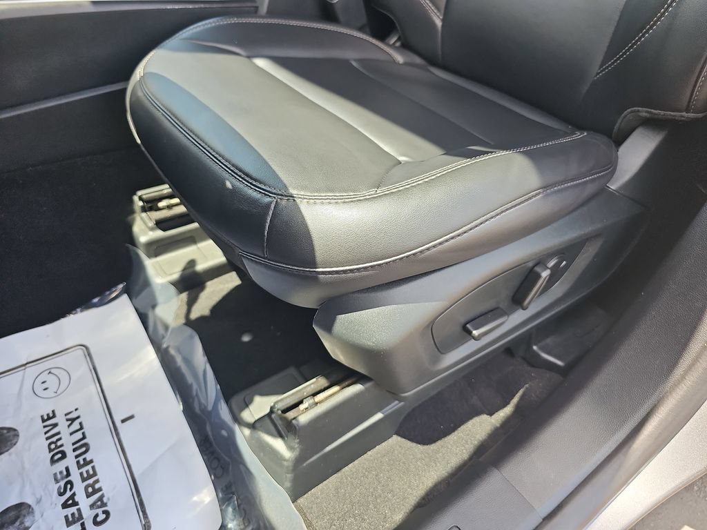 Used 2023 Ford Explorer XLT w/ Equipment Group 202A AWD/4WD image 34